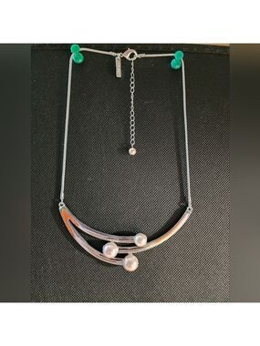 White House Black Market Silver-Tone Pearl Abstract Bar Necklace – EUC